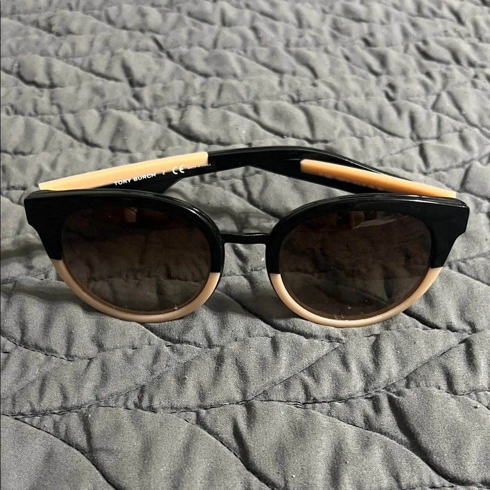 Tory Burch Black and Cream Sunglasses